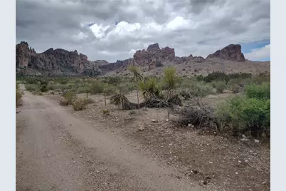 1886 S Ganado Road, Golden Valley, AZ 86413 - Photo 41