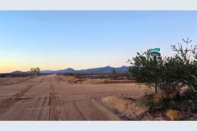 255 S Dead Eye Road, Yucca, AZ 86438 - Photo 15