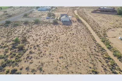 7950 E Saddleback Place, Kingman, AZ 86401 - Photo 9