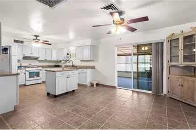 2209 Los Angeles Street, Kingman, AZ 86401 - Photo 9