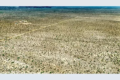 19595 S Kit Carson Road, Yucca, AZ 86438 - Photo 17