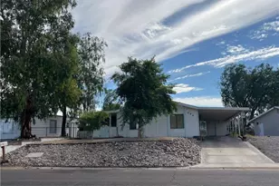 594 Holly St, Bullhead City, AZ 86442 - Photo 1