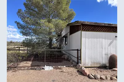 21188 S Cheyenne Road, Yucca, AZ 86438 - Photo 23
