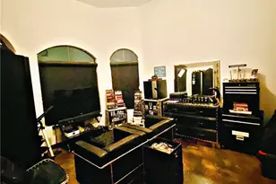 21038 S Cheyenne Rd, Yucca, AZ 86438 - Photo 41