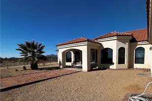 21038 S Cheyenne Rd, Yucca, AZ 86438 - Photo 5