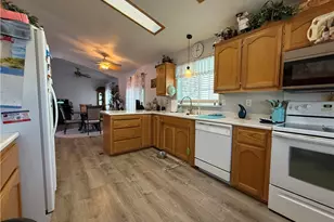 2553 Hillcrest Park Dr, Bullhead City, AZ 86429 - Photo 15