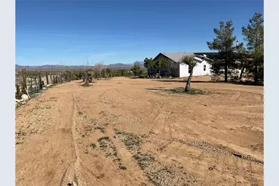 1790 S Gleeson Road, Golden Valley, AZ 86413 - Photo 39