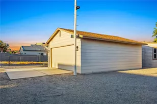 437 Riverfront Dr, Bullhead City, AZ 86442 - Photo 57