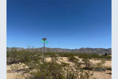 3982 N Araby Road, Golden Valley, AZ 86413 - Photo 13