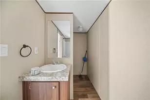 906 Sandy Beach Dr, Bullhead City, AZ 86442 - Photo 9