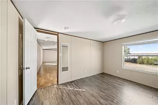 906 Sandy Beach Dr, Bullhead City, AZ 86442 - Photo 7