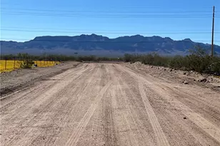 4233 W Mayan Dr, Golden Valley, AZ 86413 - Photo 85