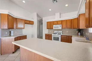 10088 N Acorn Dr, Kingman, AZ 86401 - Photo 11