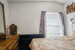 5202 W Brook Dr, Golden Valley, AZ 86413 - Photo 21