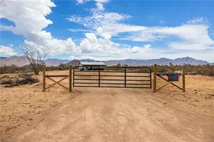 14176 S Nash Rd, Yucca, AZ 86438 - Photo 3