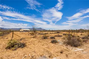 14176 S Nash Rd, Yucca, AZ 86438 - Photo 11