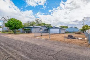 3736 E Canary Ln, Kingman, AZ 86409 - Photo 3