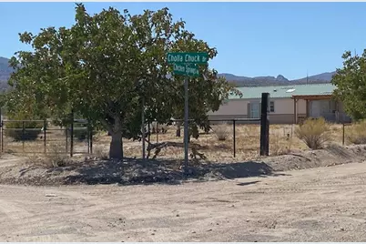 18013 Cholla Chuck Drive, Wikieup, AZ 85360 - Photo 45