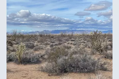 947 S Gene Autry, Yucca, AZ 86438 - Photo 21