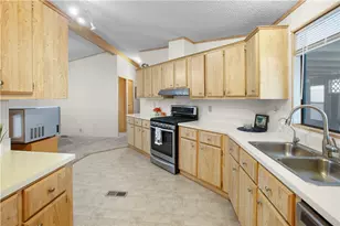 2960 Silver Creek Rd, Bullhead City, AZ 86442 - Photo 23