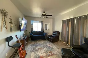 11328 S Kinard Rd, Yucca, AZ 86438 - Photo 17