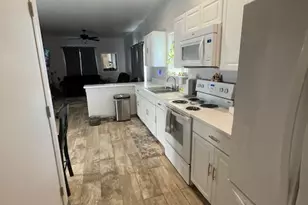 11328 S Kinard Rd, Yucca, AZ 86438 - Photo 13