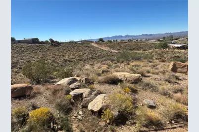 031 N So Hi Boulevard, Golden Valley, AZ 86413 - Photo 13