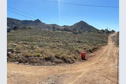 031 N So Hi Boulevard, Golden Valley, AZ 86413 - Photo 3