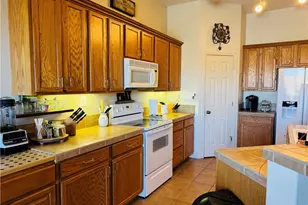 2853 Esmerelda Dr, Bullhead City, AZ 86429 - Photo 9