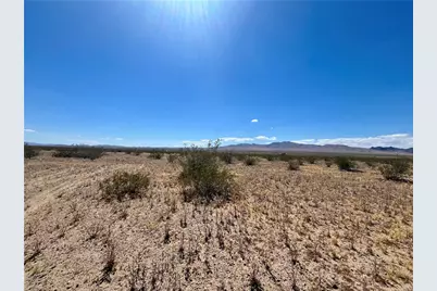 317-32-469 Sandra Drive, Dolan Springs, AZ 86441 - Photo 3