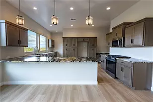 1025 N Juniper Hills Ct, Kingman, AZ 86409 - Photo 3