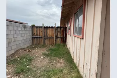 2074 Kingston Drive, Bullhead City, AZ 86442 - Photo 7