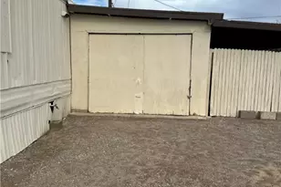 927 Sandy Beach Dr, Bullhead City, AZ 86442 - Photo 9