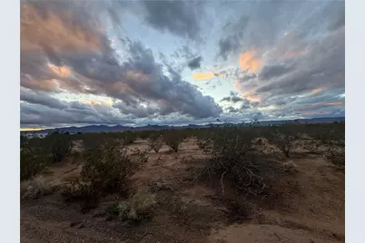 000 Hassayampa Rd, Golden Valley, AZ 86413 - Photo 5