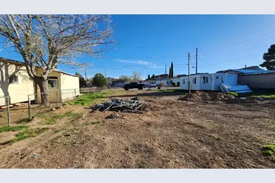 421 E Beverly Avenue, Kingman, AZ 86409 - Photo 3