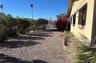 1095 Holly St, Bullhead City, AZ 86442 - Photo 5