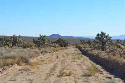 11900 S Alan Road, Yucca, AZ 86438 - Photo 33