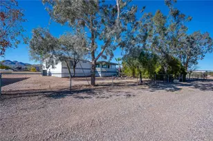 917 S Estrella Rd, Golden Valley, AZ 86413 - Photo 13