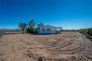 917 S Estrella Rd, Golden Valley, AZ 86413 - Photo 69