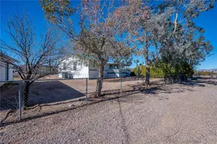917 S Estrella Rd, Golden Valley, AZ 86413 - Photo 15