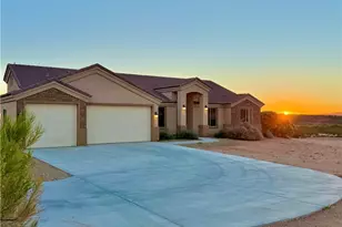 3211 Summit Dr, Kingman, AZ 86401 - Photo 1