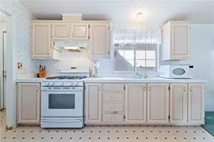 2568 E Spunkmeyer Way, Fort Mohave, AZ 86426 - Photo 9