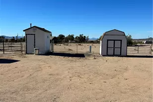 16297 S Shep Ln, Yucca, AZ 86438 - Photo 37