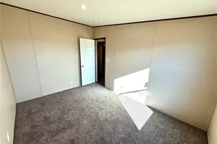 5614 W Newgard Dr, Golden Valley, AZ 86413 - Photo 19