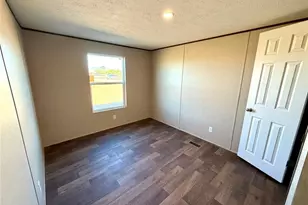 5614 W Newgard Dr, Golden Valley, AZ 86413 - Photo 25