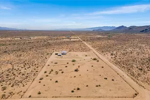 8248 N Teddy Roosevelt Rd, Golden Valley, AZ 86413 - Photo 35