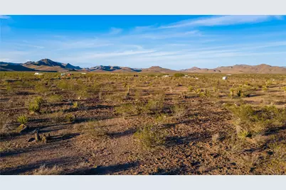 5149 N Dilkon Road, Golden Valley, AZ 86413 - Photo 7