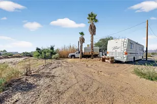 582 S Hunt Rd, Golden Valley, AZ 86413 - Photo 13