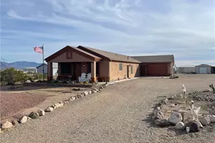 7880 W Shipp Dr, Golden Valley, AZ 86413 - Photo 1