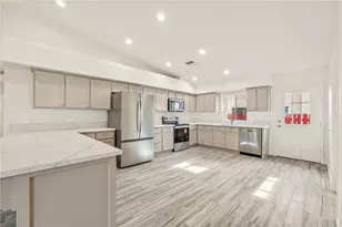 1406 Lakeside Dr, Bullhead City, AZ 86442 - Photo 13